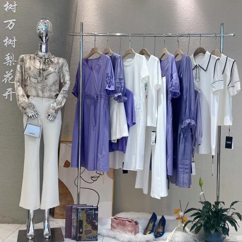 工作服定做：企业形象的隐形名片